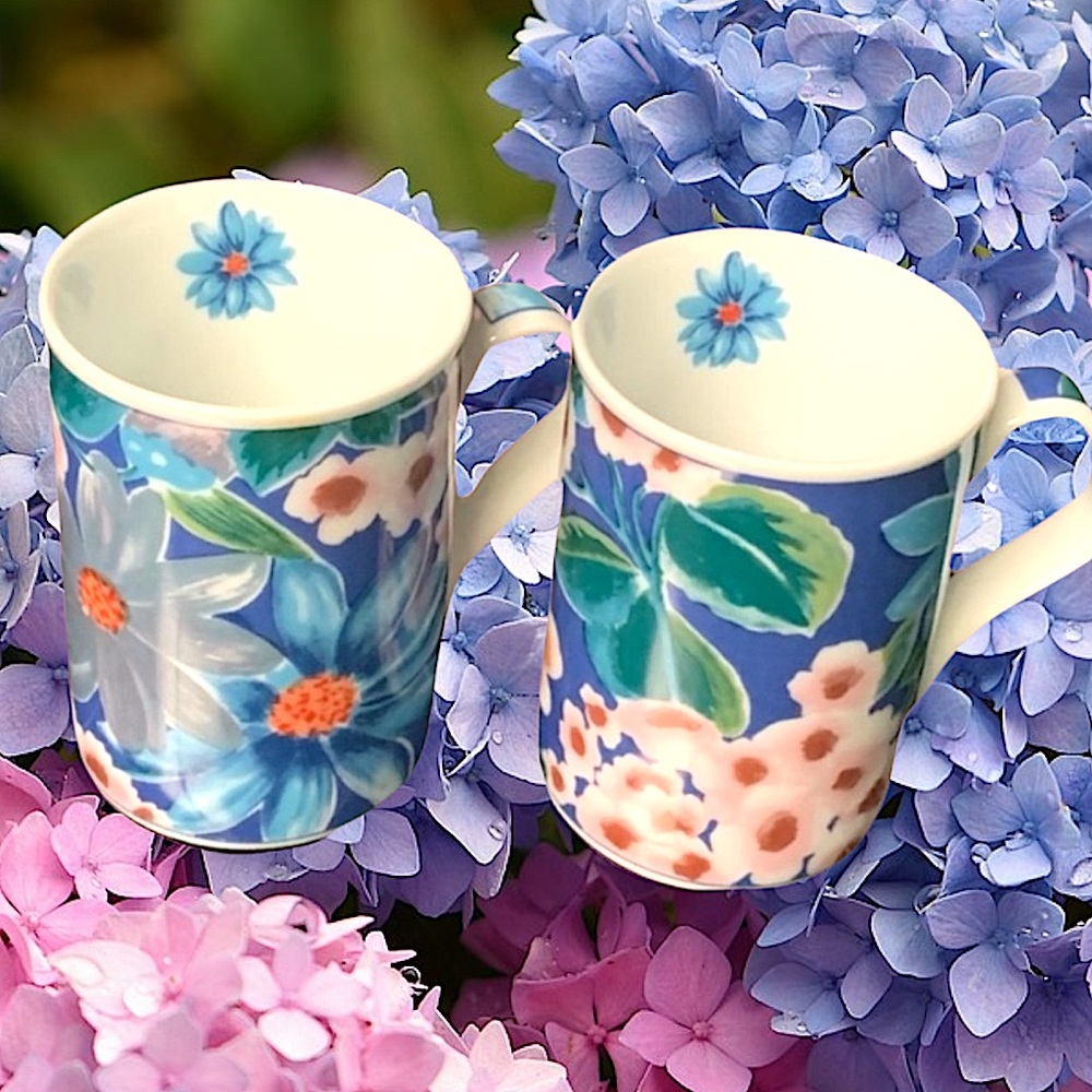 Pair of inhesion fine porcelain mugs